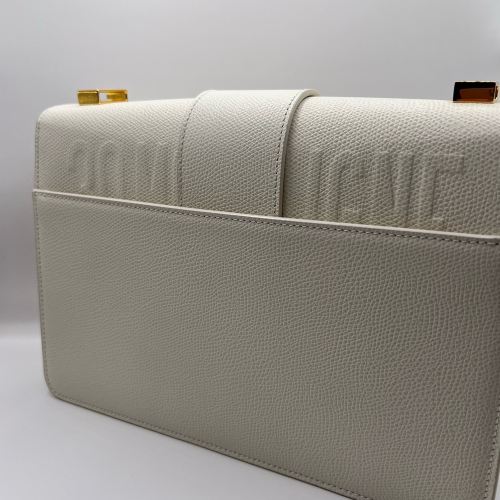 Dior 30 Montaigne - Picture 7 of 16